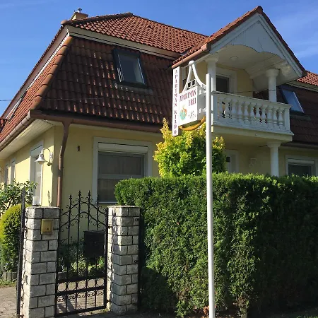 Komaromy Apartman Gyenesdiás
