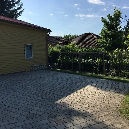 Apartment Komaromy Apartman