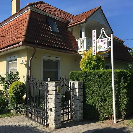 Komaromy Apartman Apartment Gyenesdiás