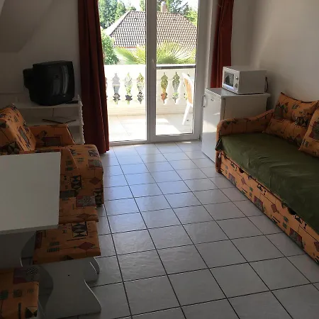 Komaromy Apartman Apartment Gyenesdiás