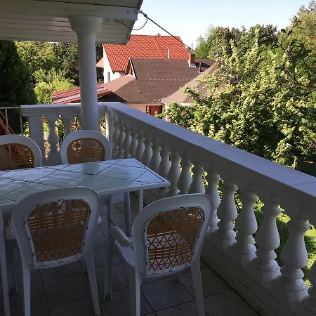 Komaromy Apartman Apartment Gyenesdiás