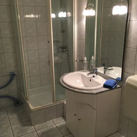 Komaromy Apartman Apartment *